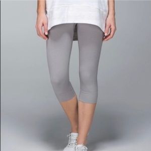 Lululemon seamlessly street crop heather grey
